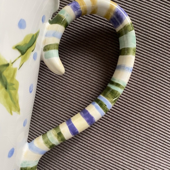 Hydrangea lover? Waverly hydrangea pitcher/vase. Ready for a hydrangea summer? - Picture 5 of 8